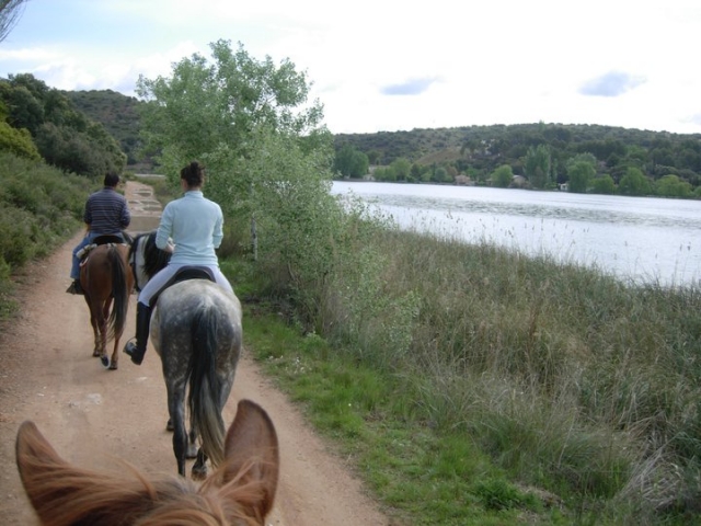  À cheval dans les environs de Ruidera 
